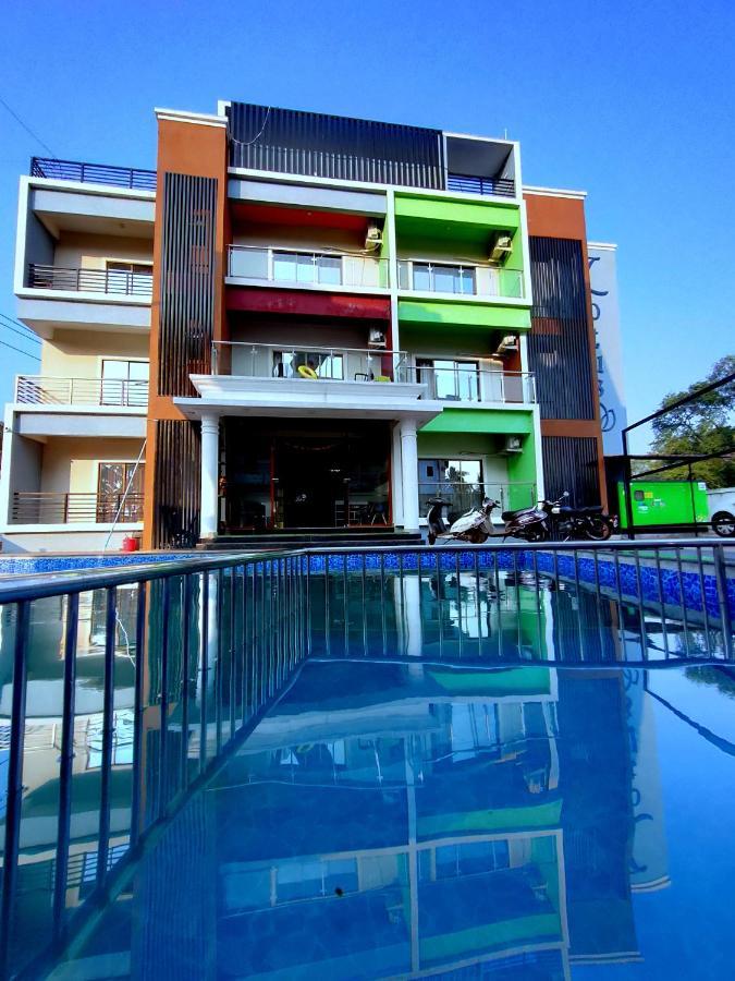 Lotus Hotel Nagaon Beach 알리바그 외부 사진