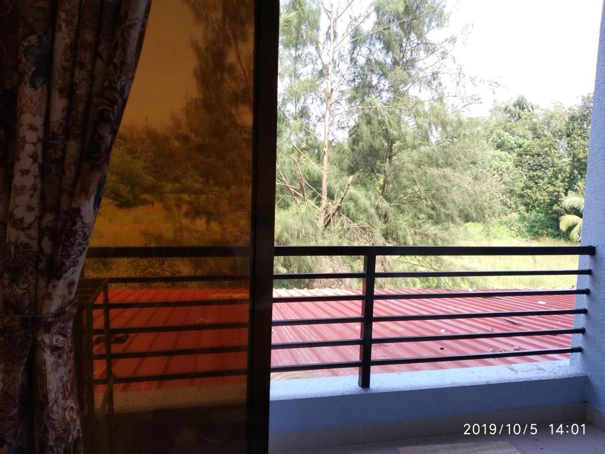 Lotus Hotel Nagaon Beach 알리바그 외부 사진