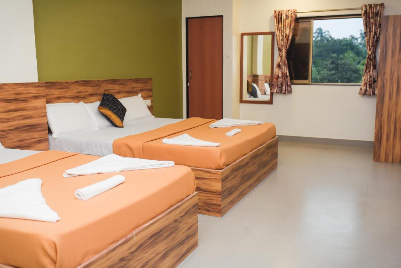 Lotus Hotel Nagaon Beach 알리바그 외부 사진
